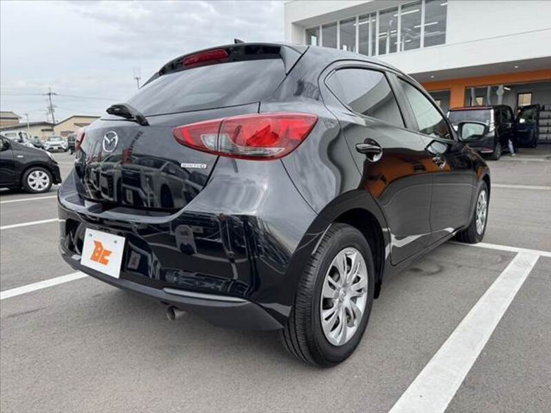MAZDA2