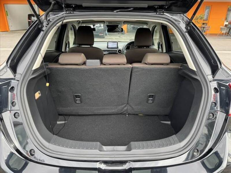 MAZDA2