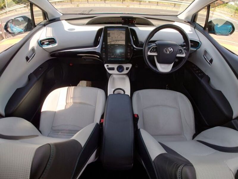 PRIUS PHV