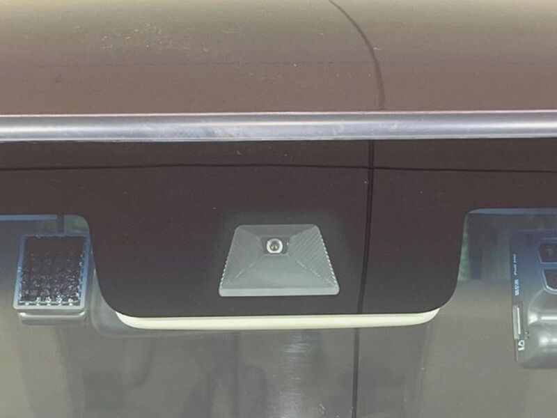 N BOX