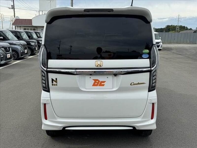 N BOX CUSTOM