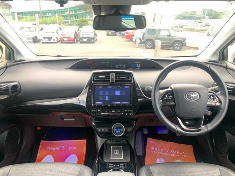 PRIUS PHV