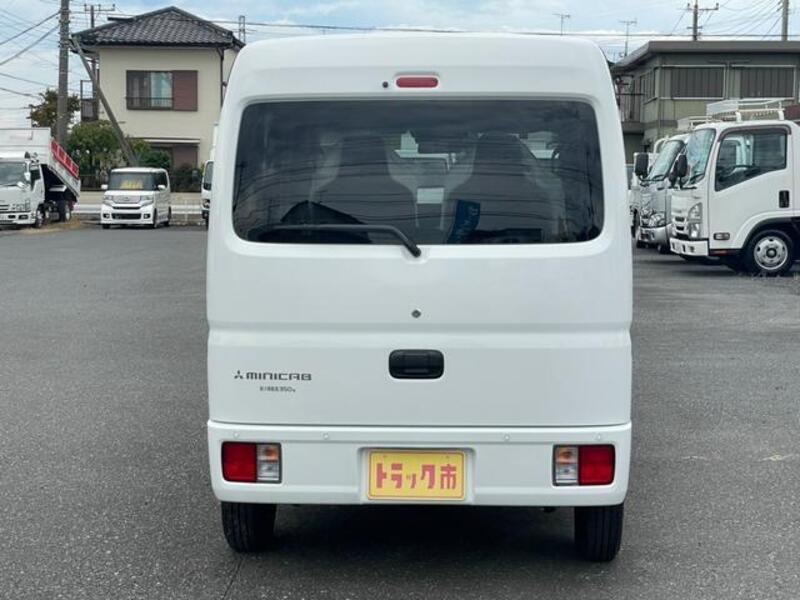 MINICAB VAN
