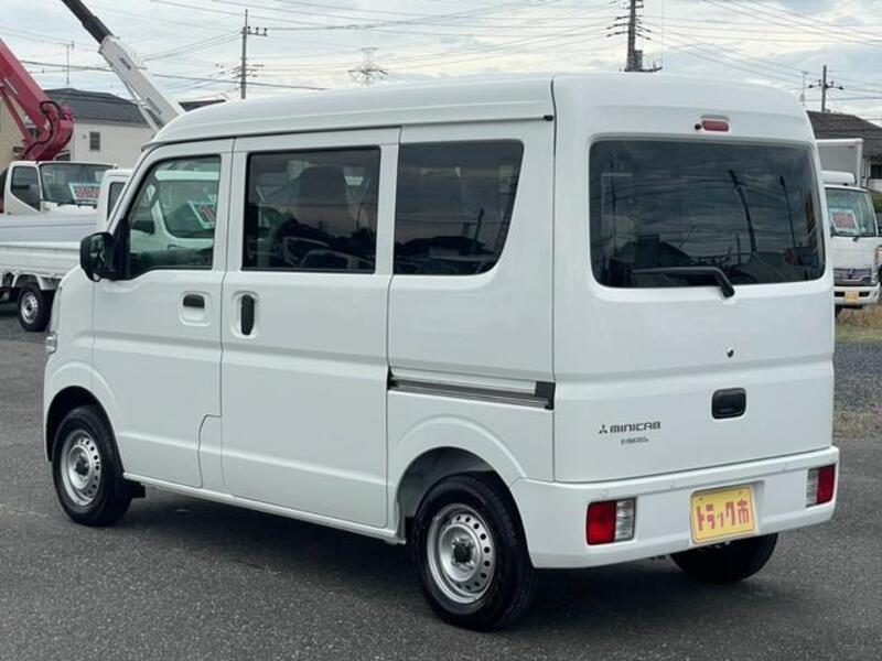 MINICAB VAN