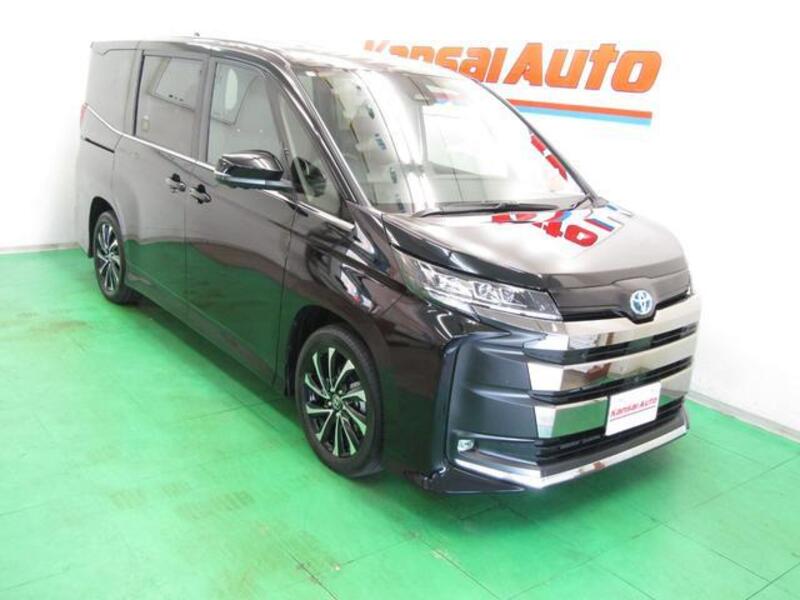 TOYOTA NOAH