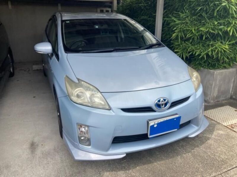 TOYOTA PRIUS