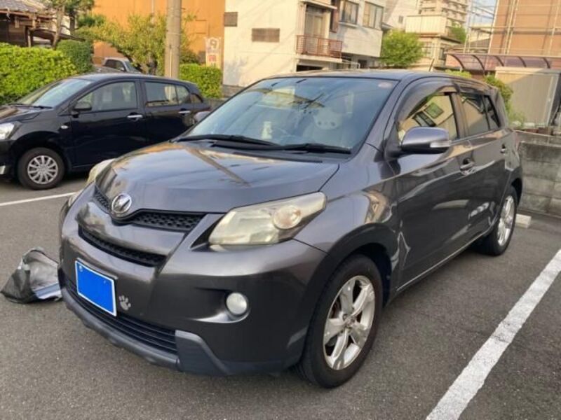 TOYOTA IST