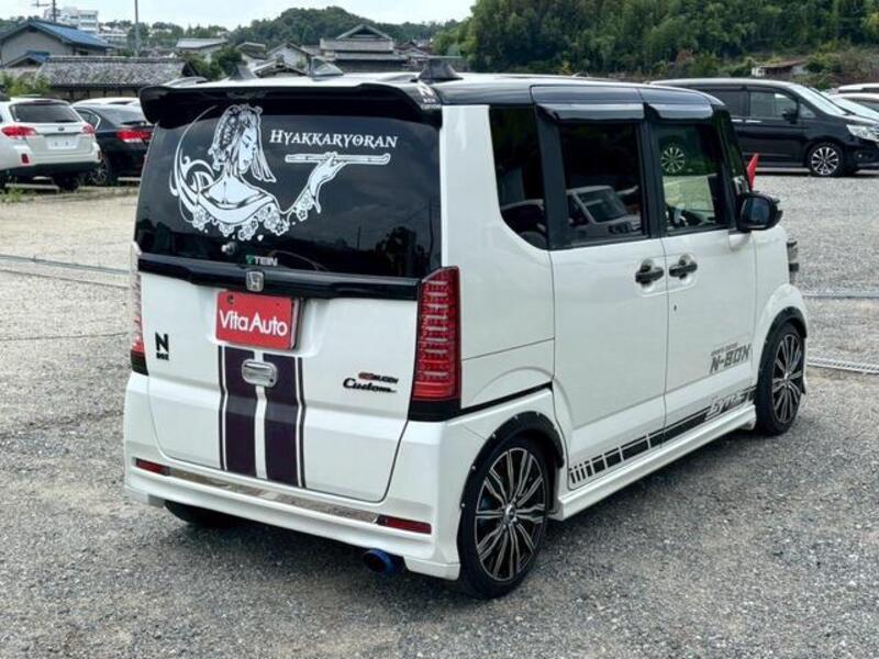 N BOX CUSTOM