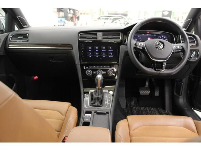 GOLF VARIANT