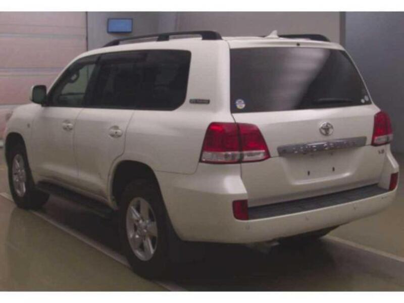 LAND CRUISER