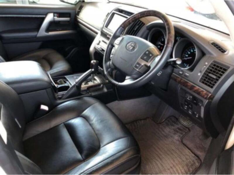 LAND CRUISER