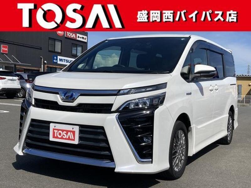 TOYOTA VOXY