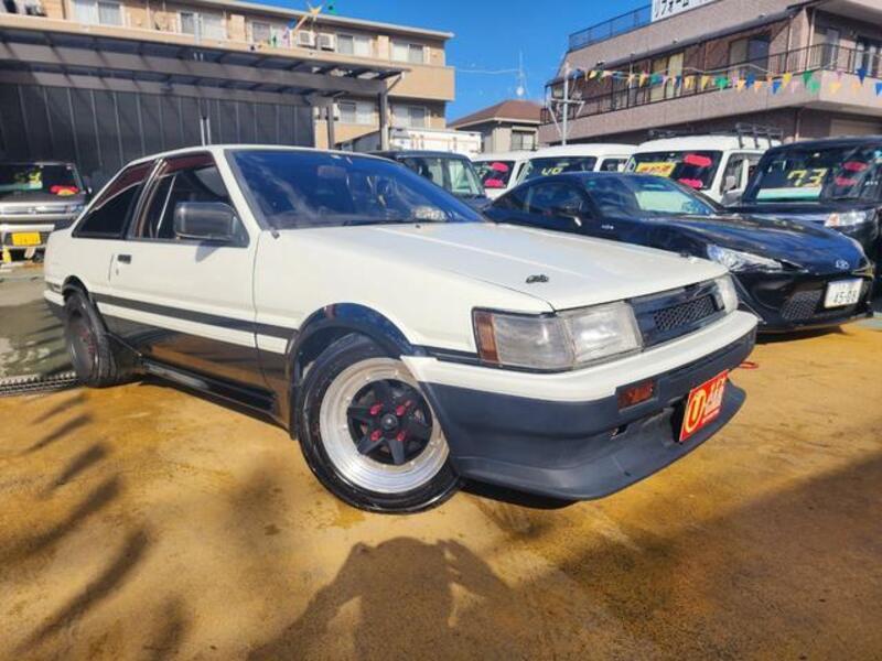 COROLLA LEVIN