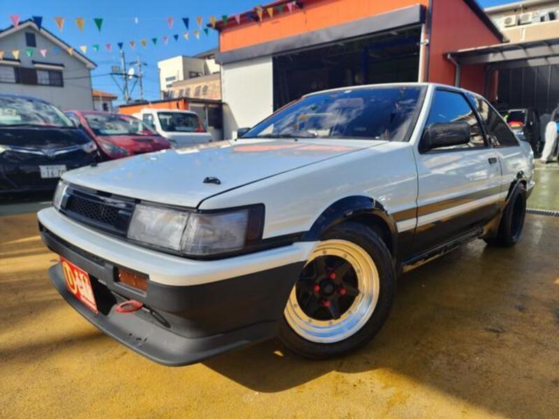 COROLLA LEVIN