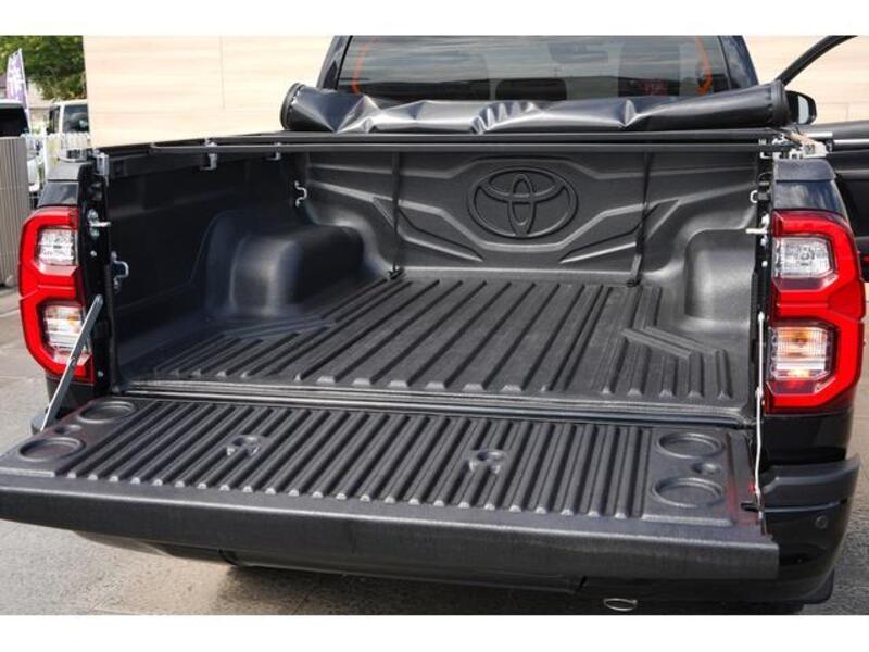 HILUX