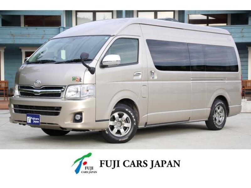 TOYOTA HIACE VAN