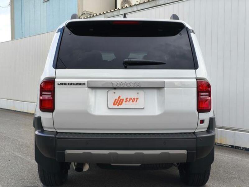 LAND CRUISER 250