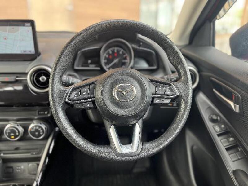 MAZDA2