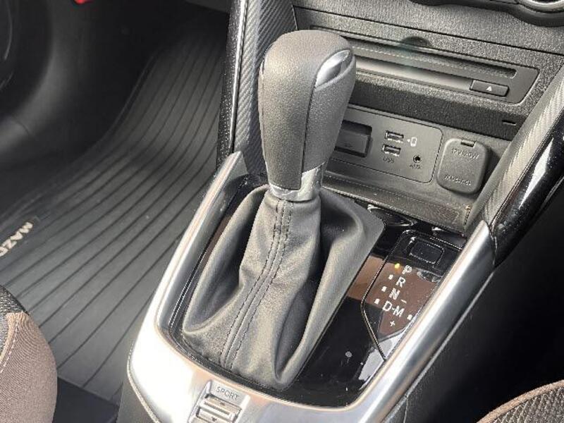 MAZDA2