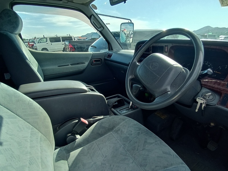 HIACE VAN