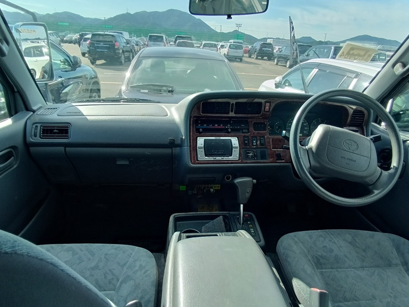HIACE VAN