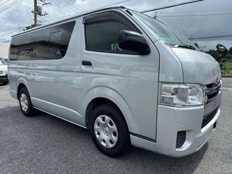 TOYOTA HIACE VAN