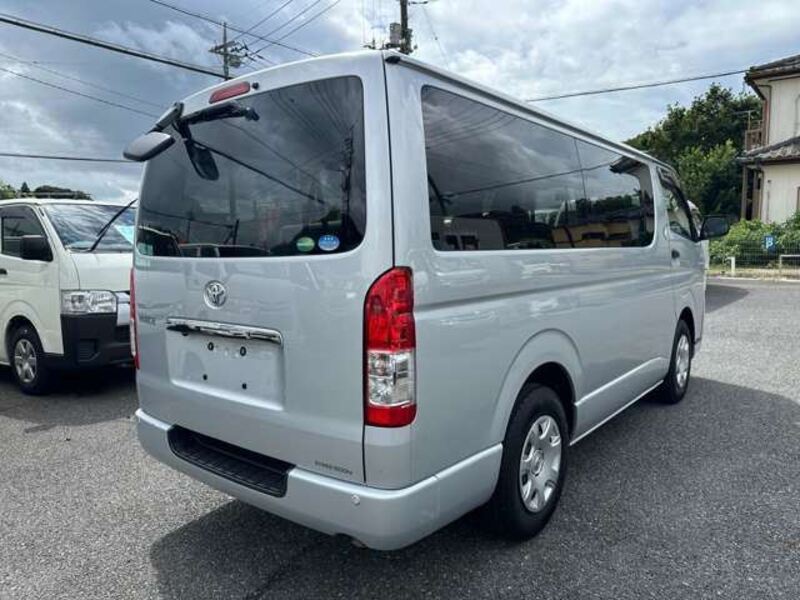 HIACE VAN