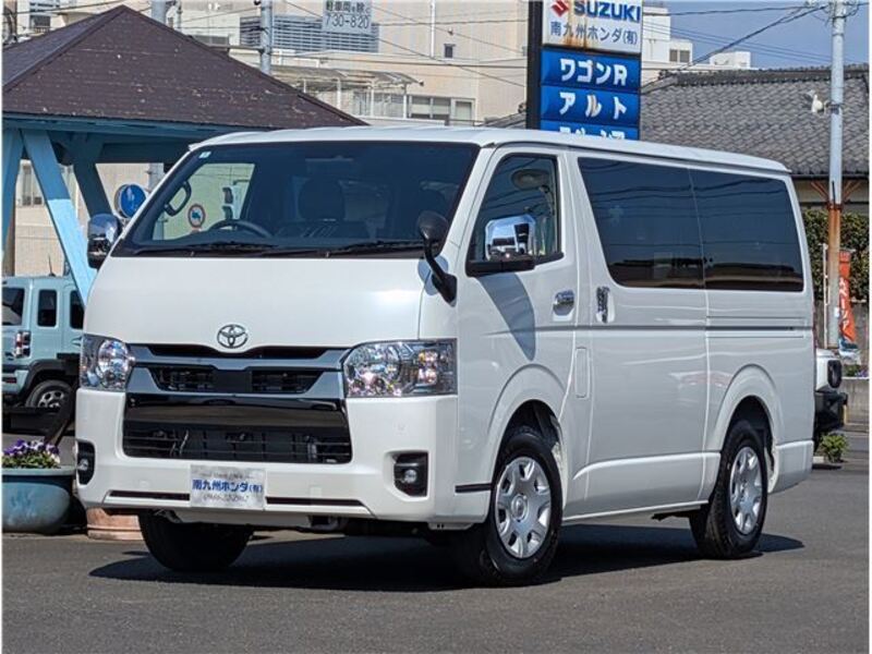 TOYOTA HIACE