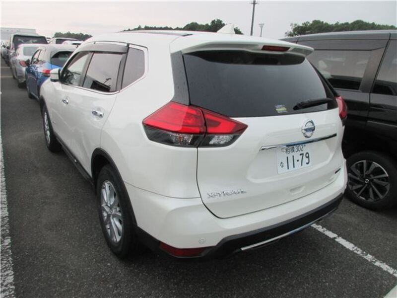 X-TRAIL