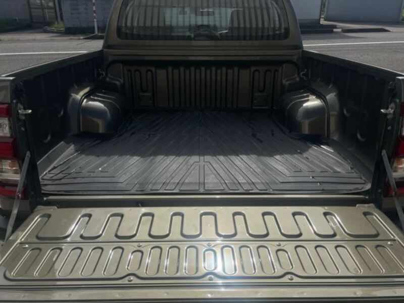 HILUX