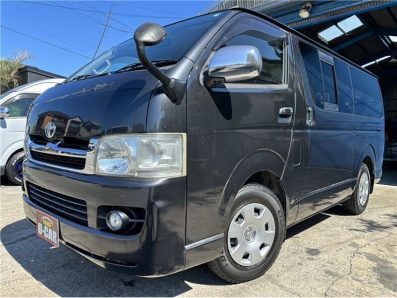 TOYOTA HIACE VAN