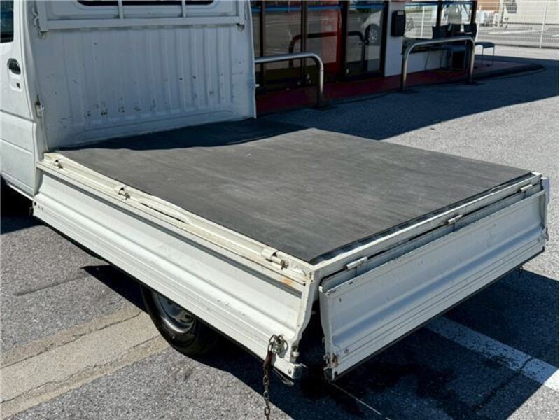 CLIPPER TRUCK