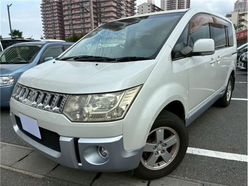 MITSUBISHI DELICA D5