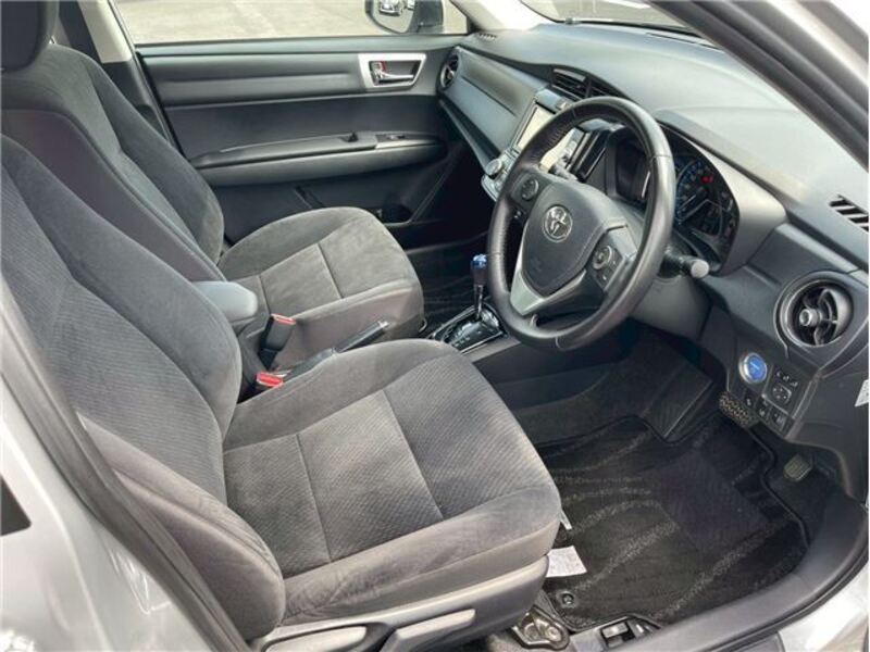 COROLLA AXIO