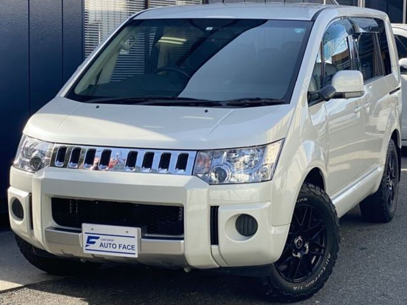 MITSUBISHI DELICA D5