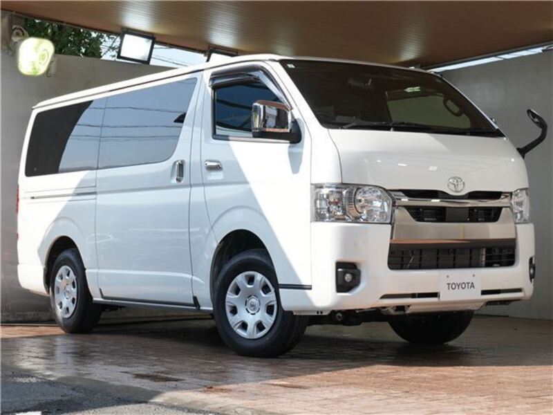 TOYOTA HIACE