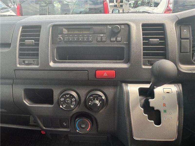 HIACE VAN
