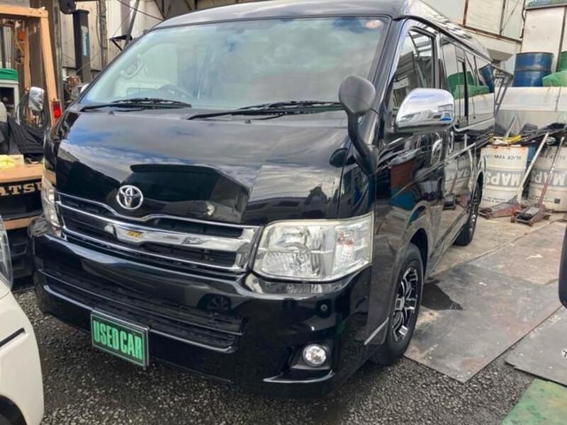 TOYOTA HIACE VAN