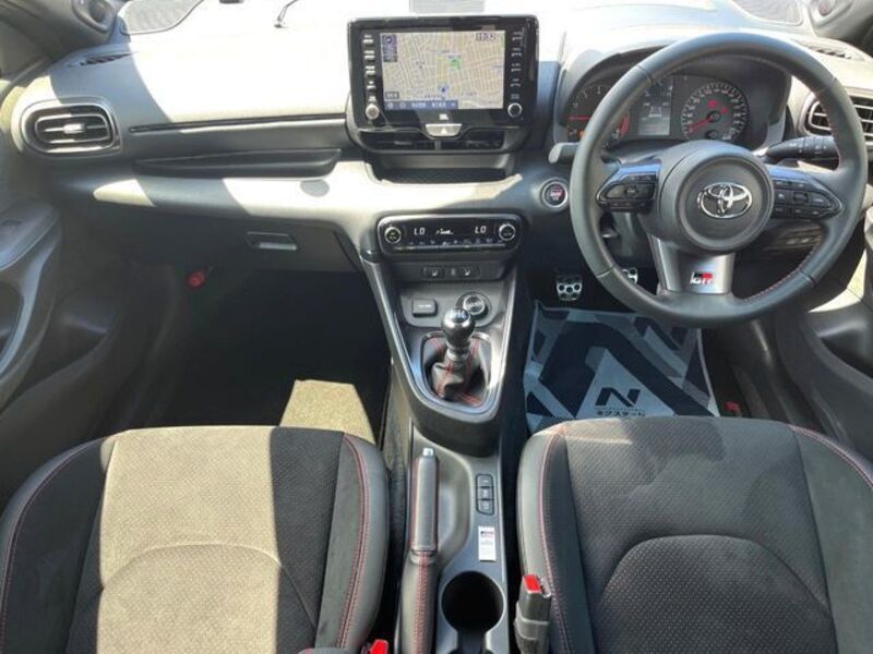 GR YARIS