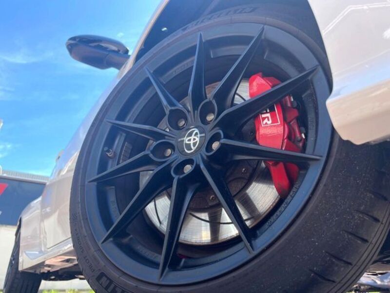 GR YARIS
