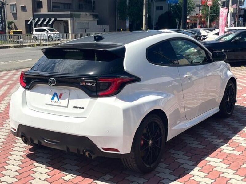 GR YARIS