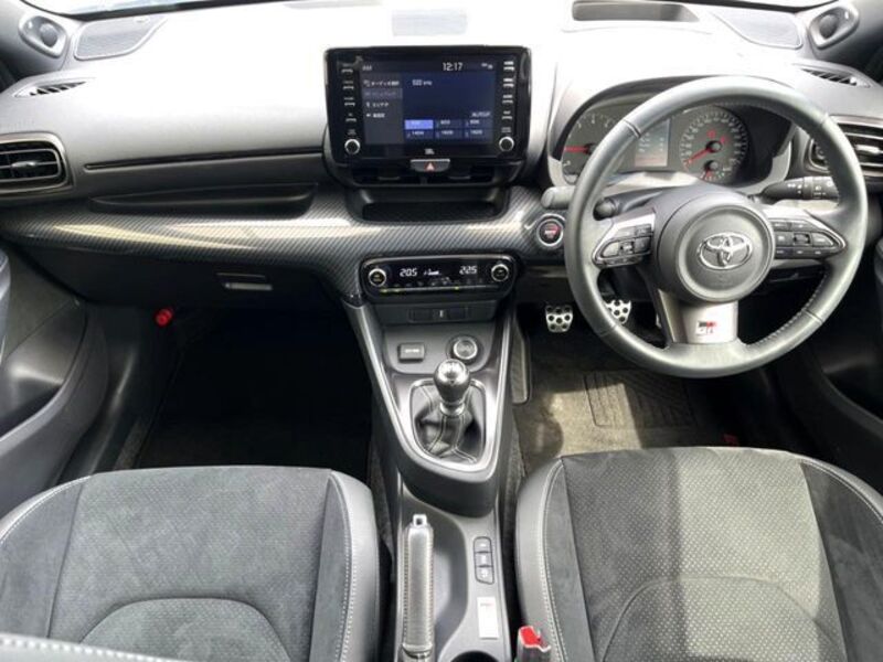 GR YARIS