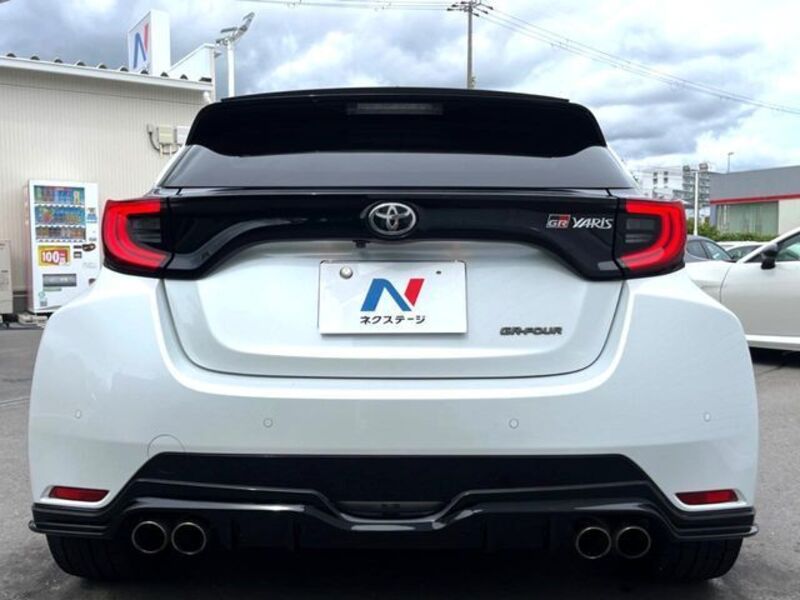 GR YARIS
