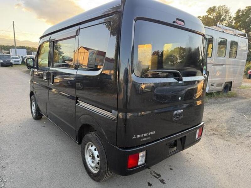 MINICAB VAN