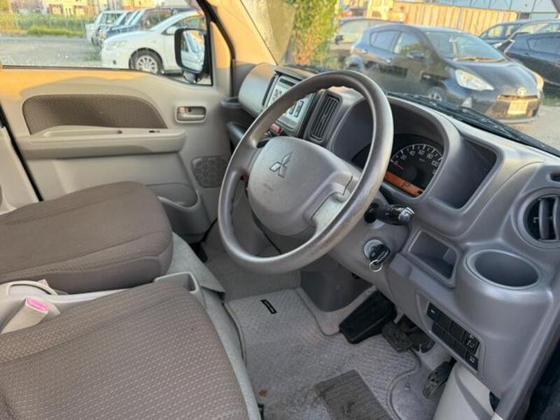 MINICAB VAN