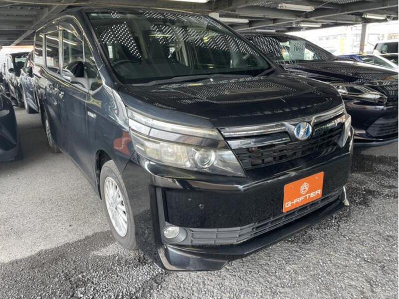 TOYOTA VOXY
