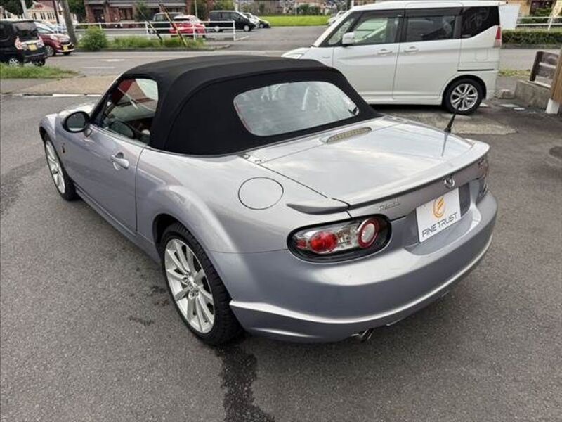 ROADSTER