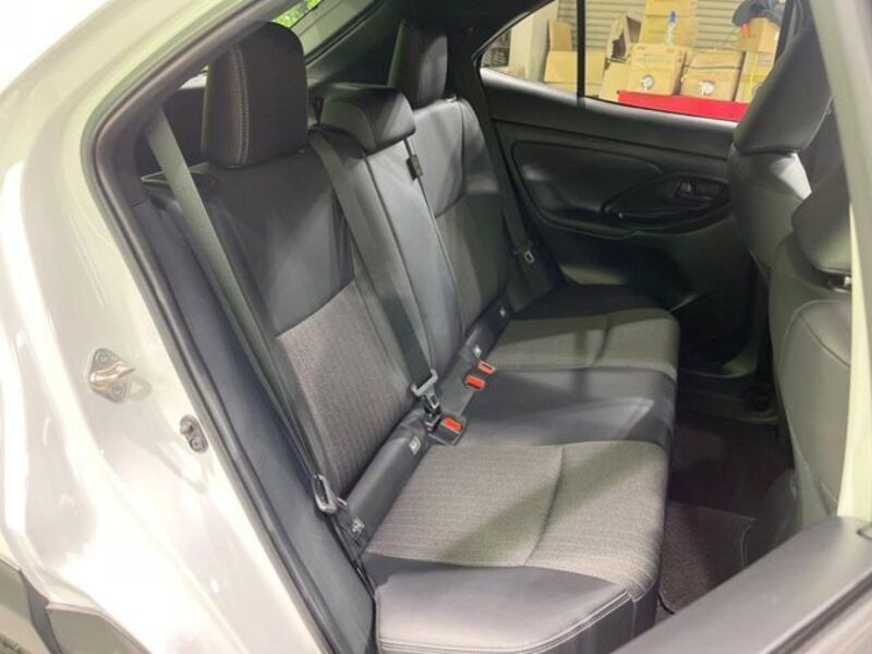 YARIS CROSS