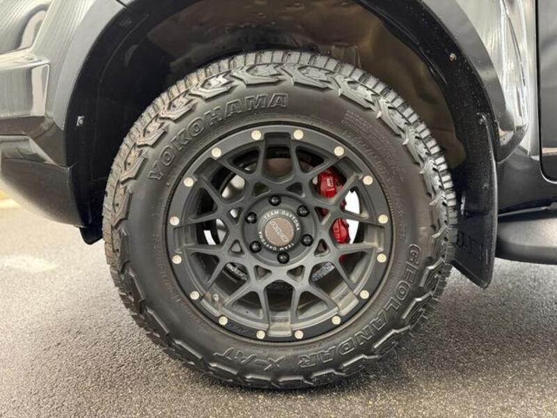 HILUX