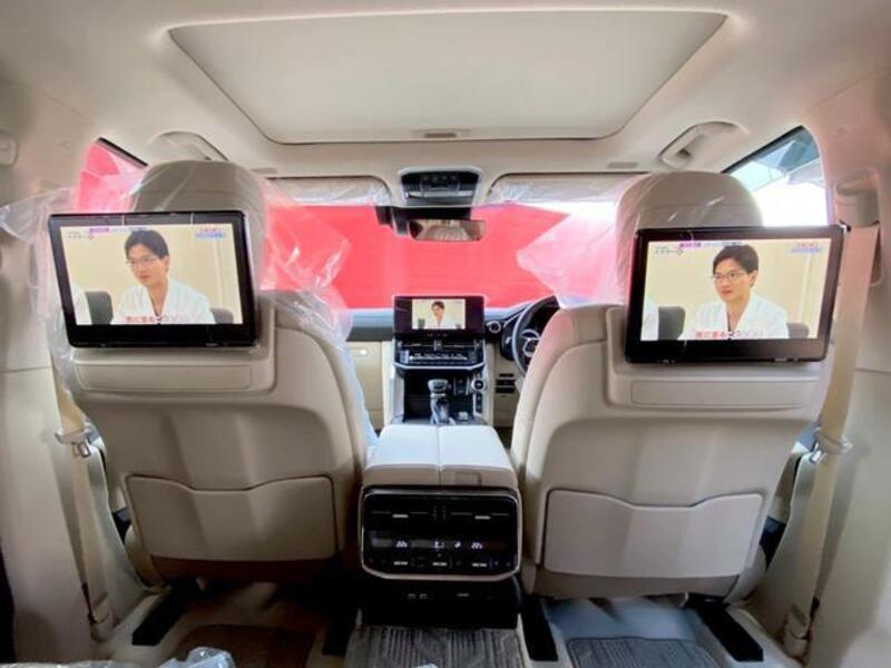 LAND CRUISER